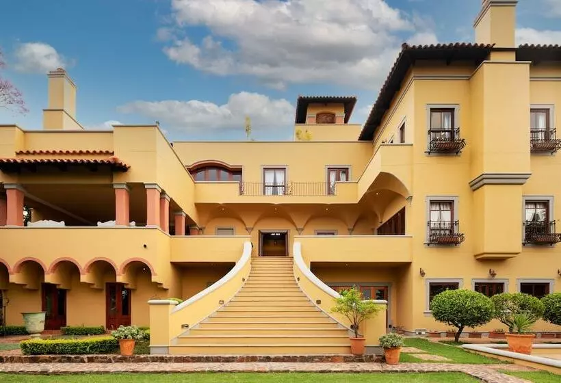 فندق Castello Di Monte