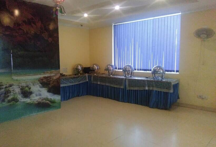 בית מלון כפרי Castle Blue New Delhi Near Igi Airport