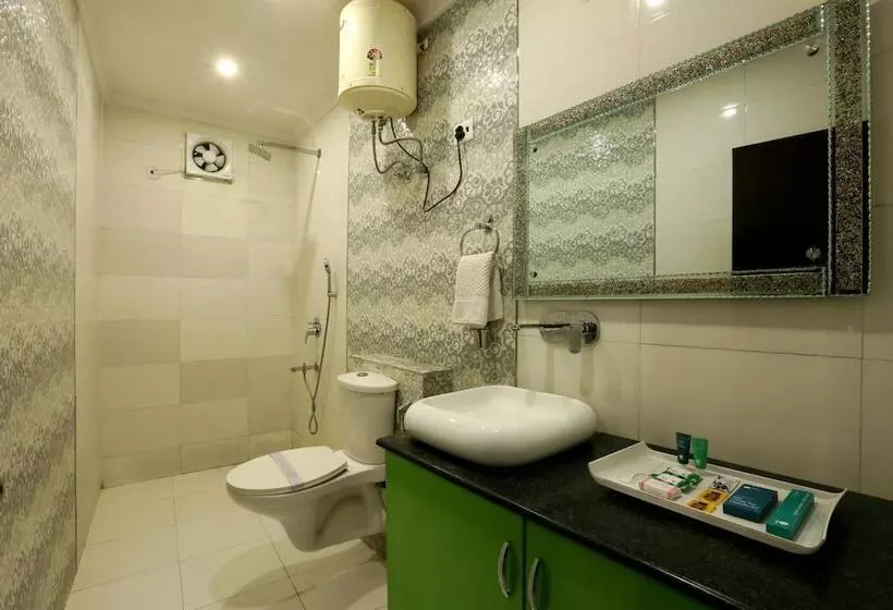 בית מלון כפרי Castle Blue New Delhi Near Igi Airport