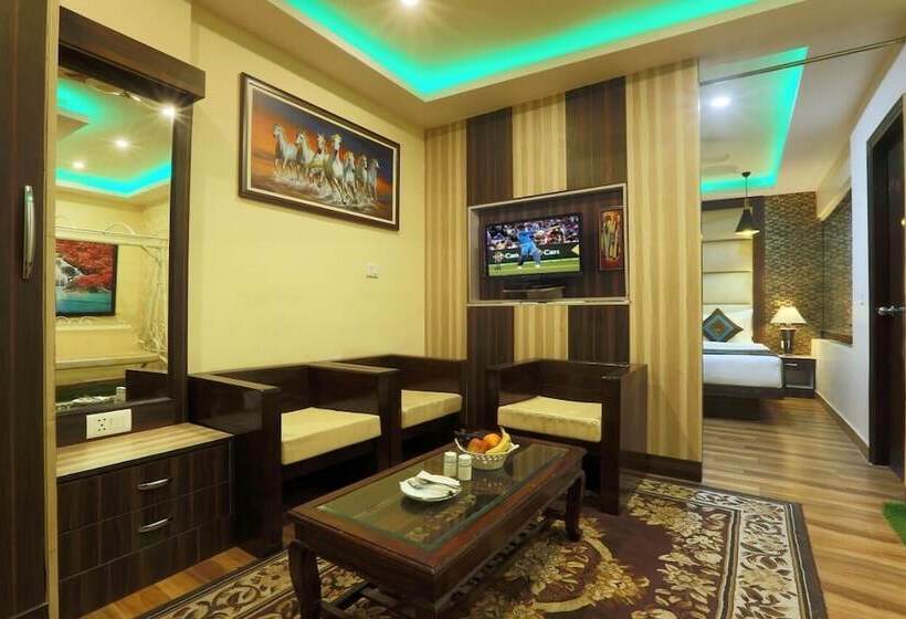 בית מלון כפרי Castle Blue New Delhi Near Igi Airport