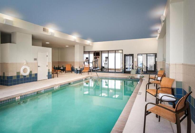 ホテル Courtyard By Marriott St. Petersburg Downtown