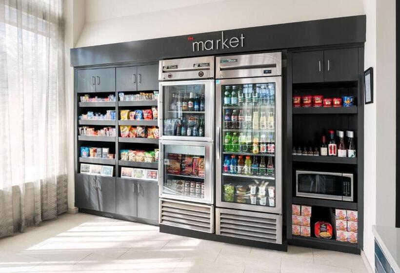 ホテル Courtyard By Marriott St. Petersburg Downtown