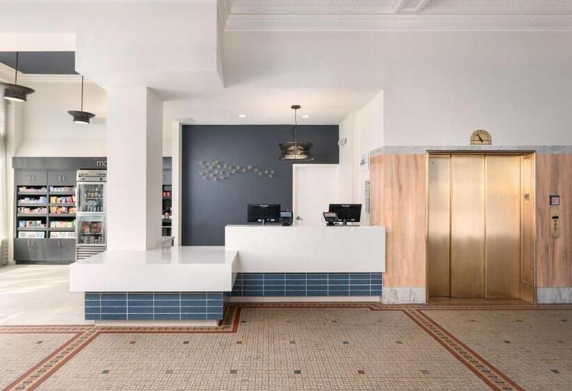 ホテル Courtyard By Marriott St. Petersburg Downtown