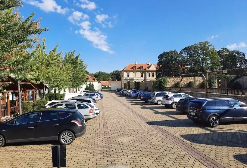 هتل čertousy