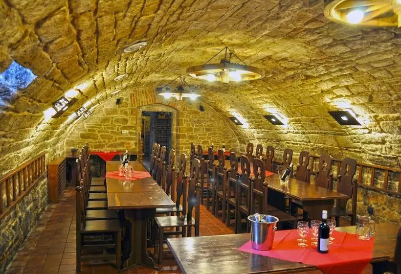 هتل čertousy