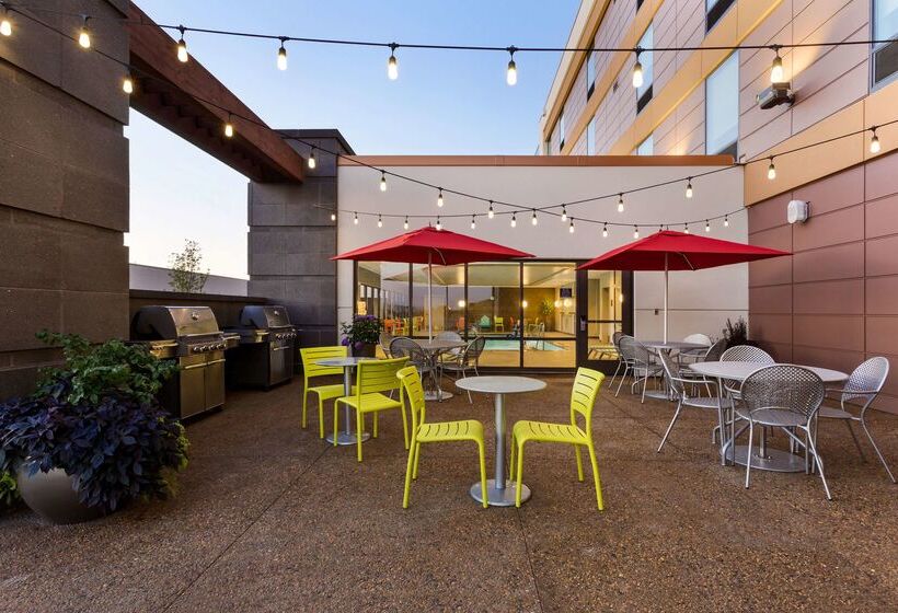 فندق Home2 Suites By Hilton Fargo, Nd
