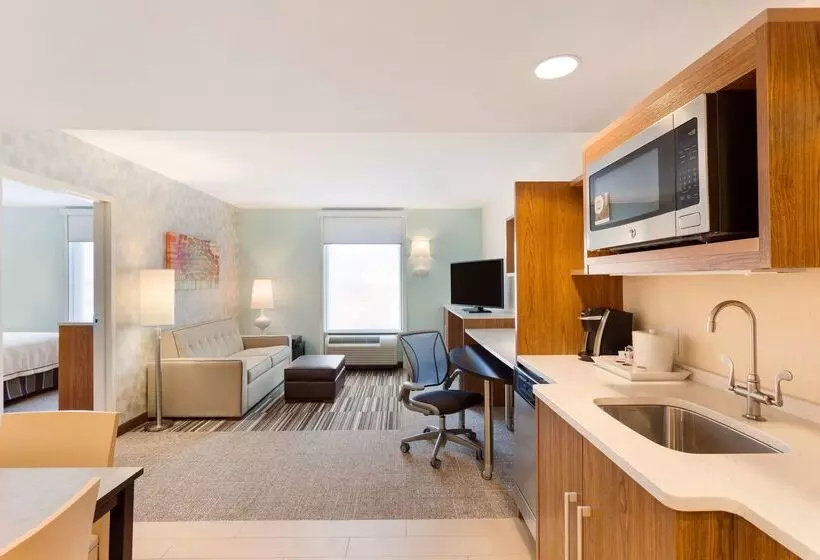 هتل Home2 Suites By Hilton Fargo, Nd