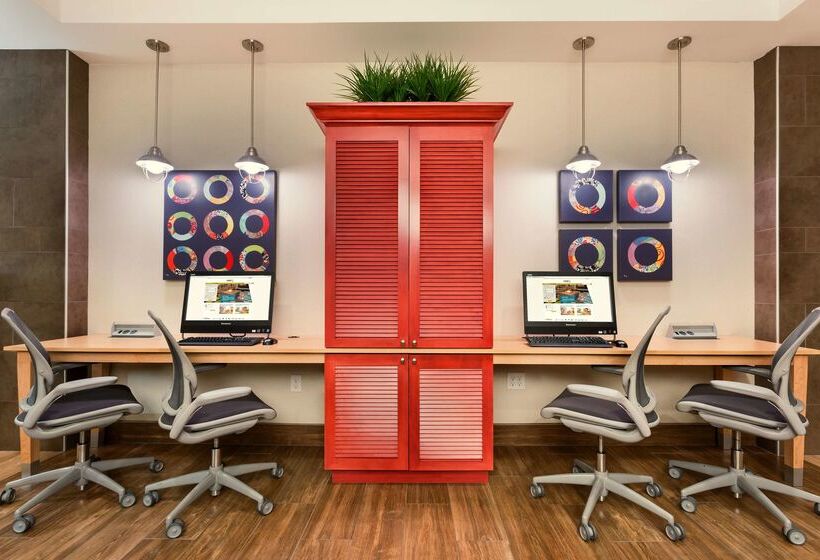 فندق Home2 Suites By Hilton Fargo, Nd