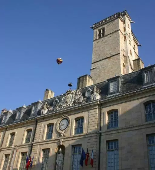 هتل Hôtel République