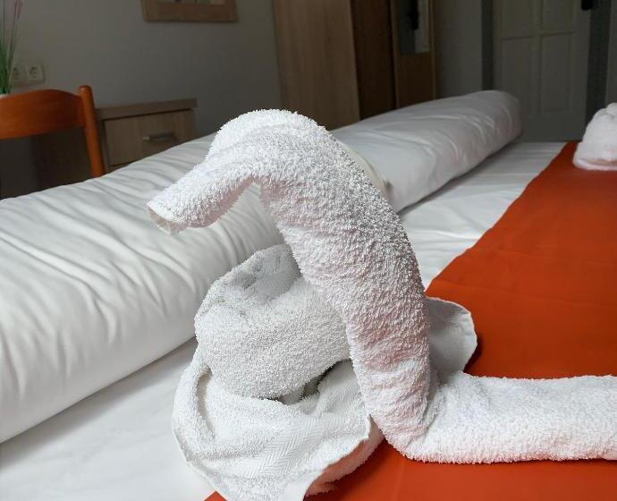 Отель Várfal Wellness Panzió