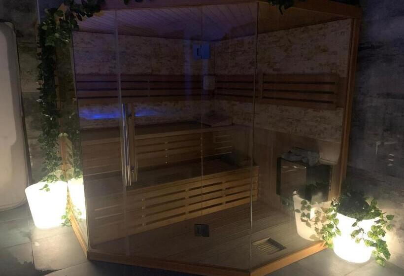 Отель Várfal Wellness Panzió