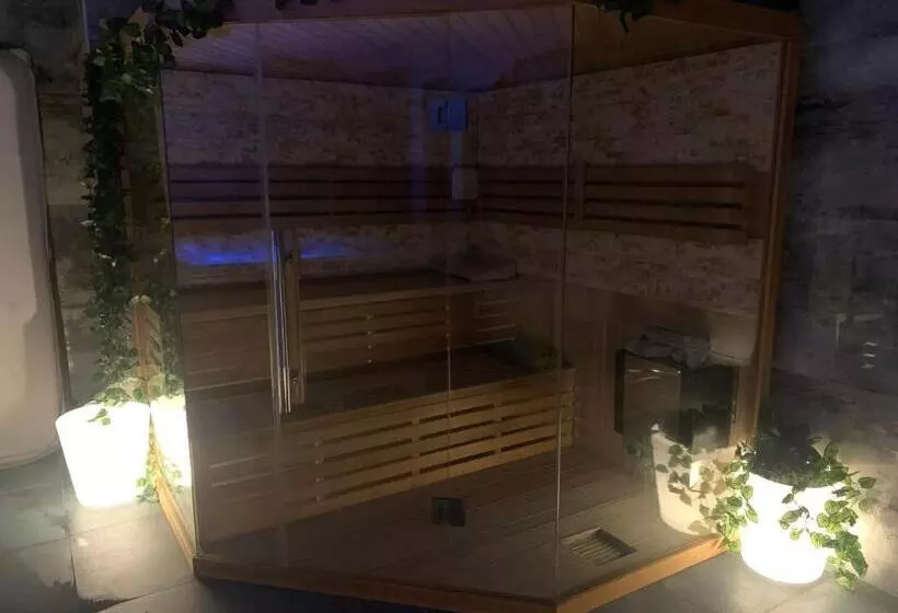 Отель Várfal Wellness Panzió