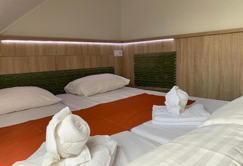 Отель Várfal Wellness Panzió