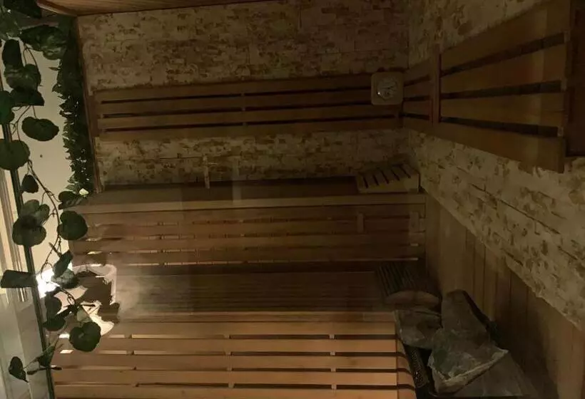 Отель Várfal Wellness Panzió