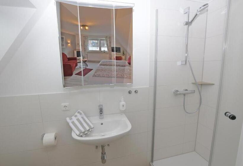 ホテル Pension Achtern Diek