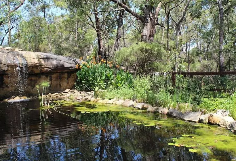 Отель Storey Grange