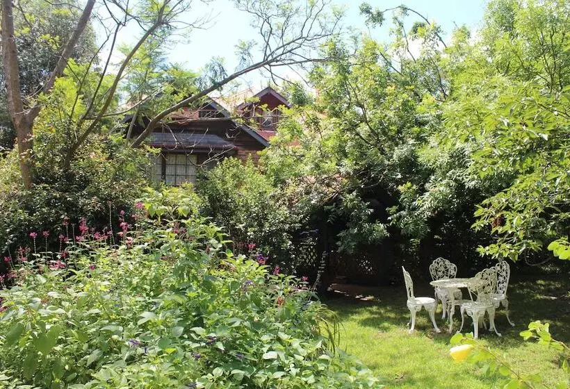 Отель Storey Grange