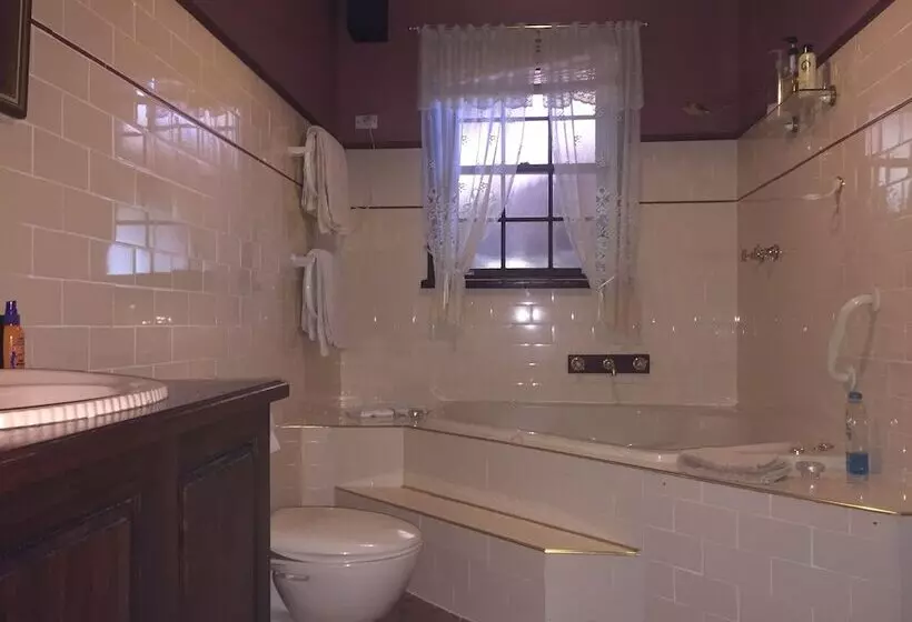 Отель Storey Grange