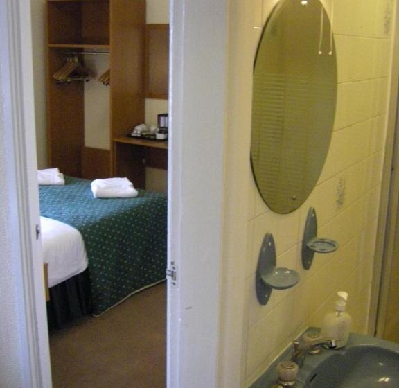 בית מלון כפרי The Waldorf