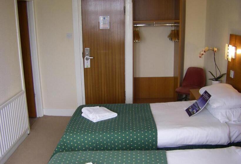 בית מלון כפרי The Waldorf