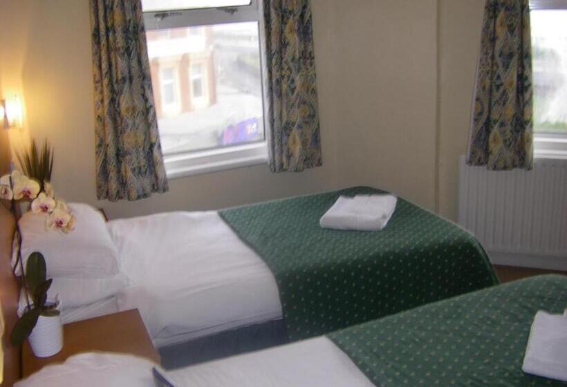 בית מלון כפרי The Waldorf