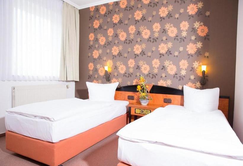 فندق Pension Weinberg Güstrow