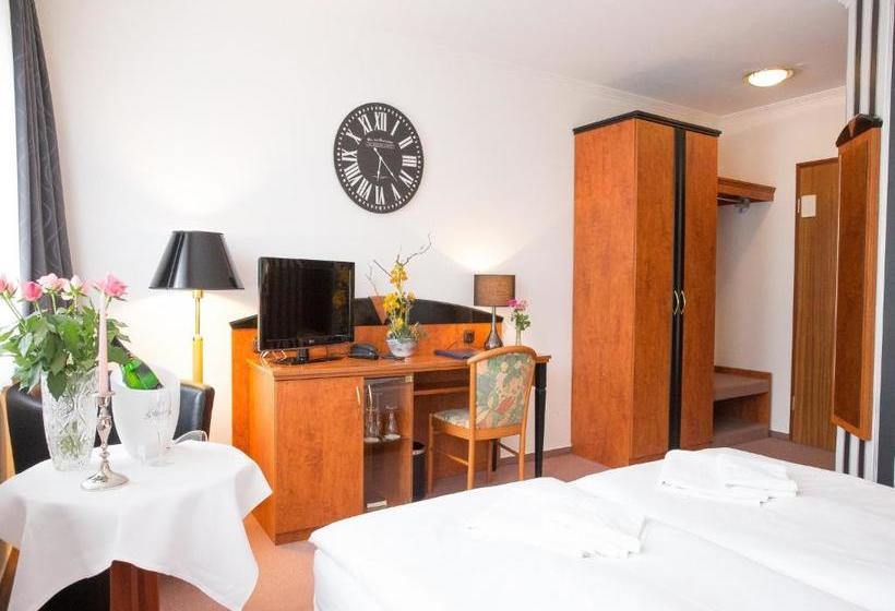 فندق Pension Weinberg Güstrow