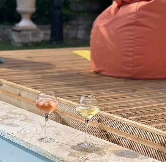 Aamiaismajoitus (B&B) L Escale Chambres Et Table D Hôtes