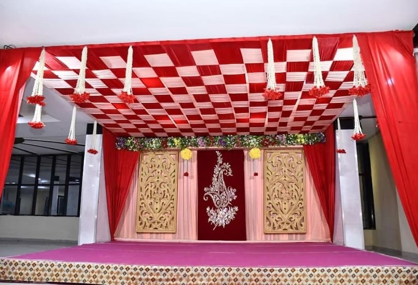 Отель Lotus Inn Near Udaipur City Railway Station