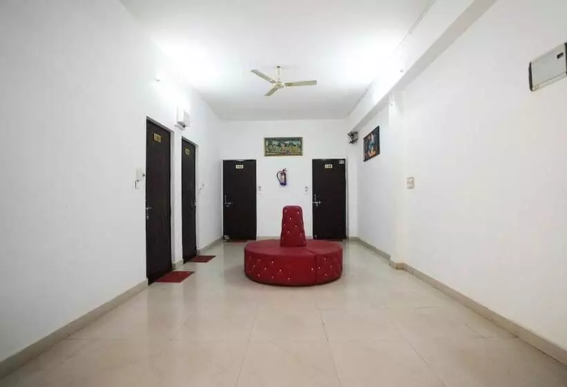هتل Lotus Inn Near Udaipur City Railway Station