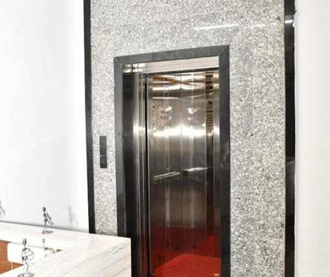 Отель Lotus Inn Near Udaipur City Railway Station