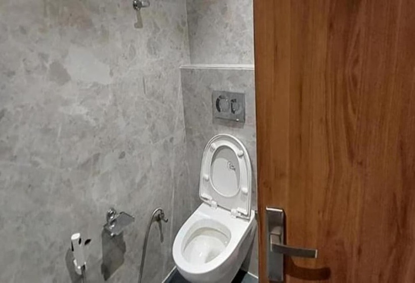 Отель Lotus Inn Near Udaipur City Railway Station