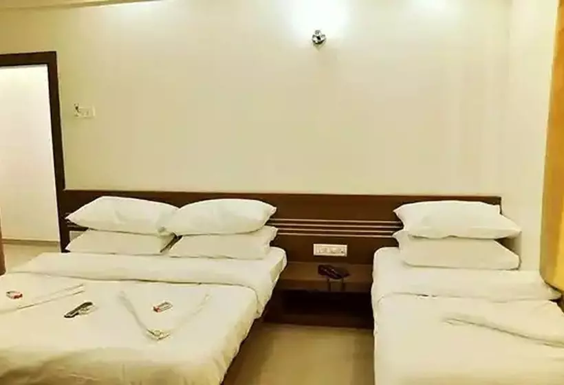 هتل Lotus Inn Near Udaipur City Railway Station