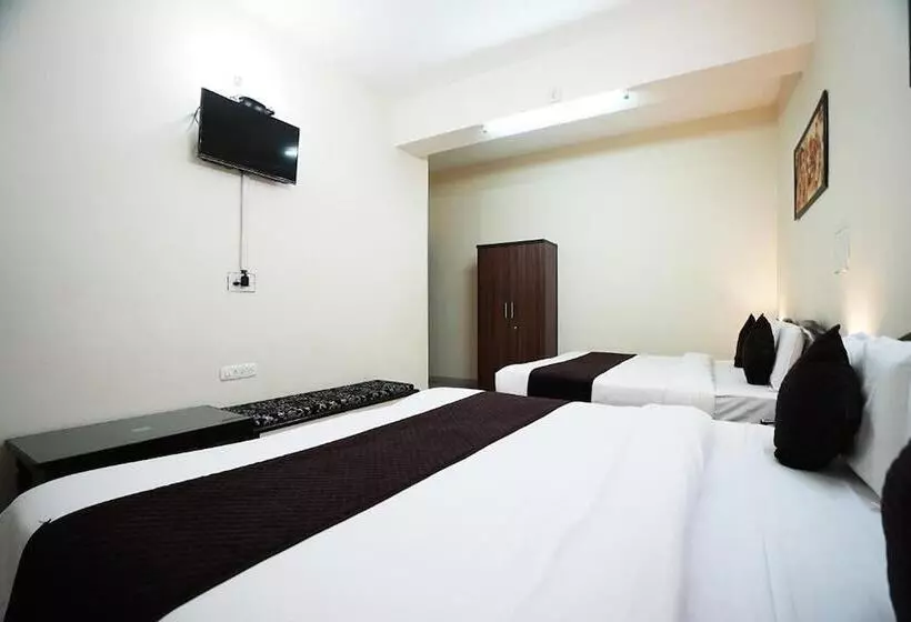 هتل Lotus Inn Near Udaipur City Railway Station