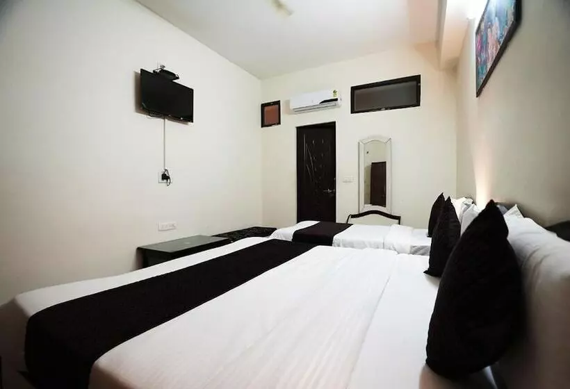 هتل Lotus Inn Near Udaipur City Railway Station
