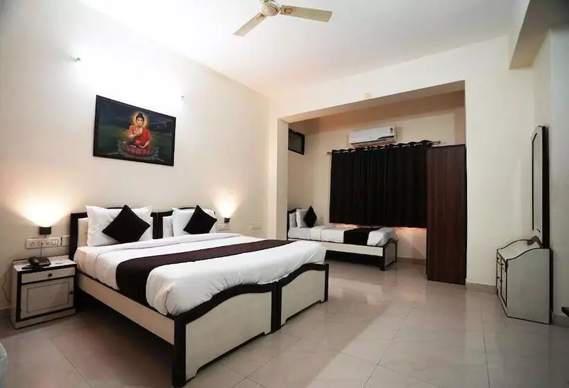 هتل Lotus Inn Near Udaipur City Railway Station
