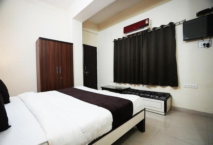 Отель Lotus Inn Near Udaipur City Railway Station