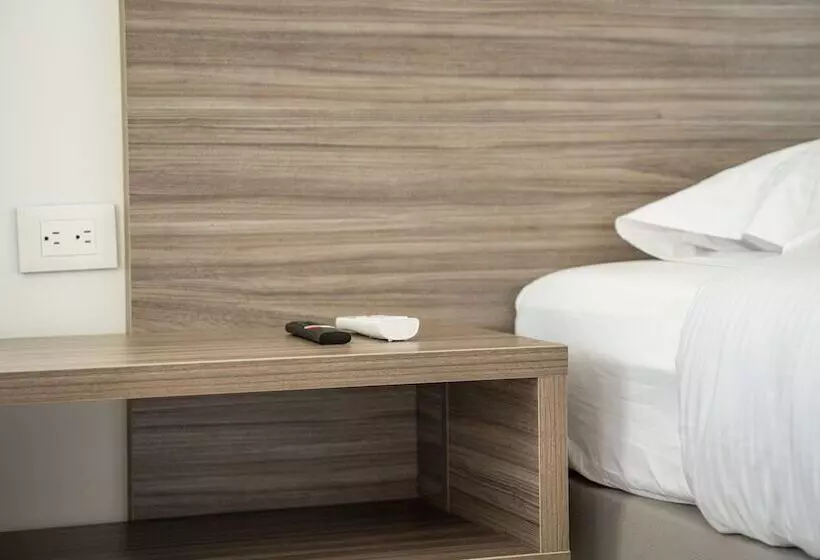 ホテル Palo Grande Cf Pereira