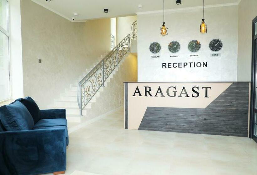 هاستل Aragast
