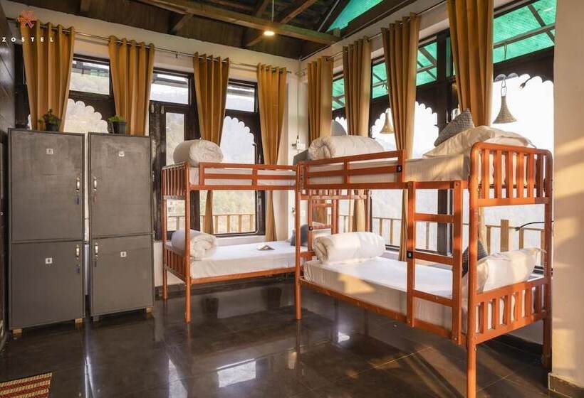 旅馆 Zostel Banikhet