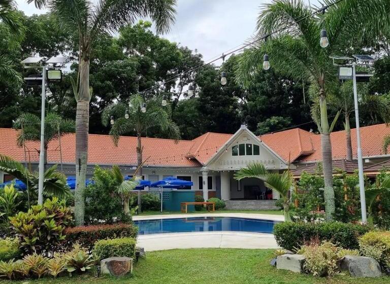 호텔 3 Peaks Resort & Boutique