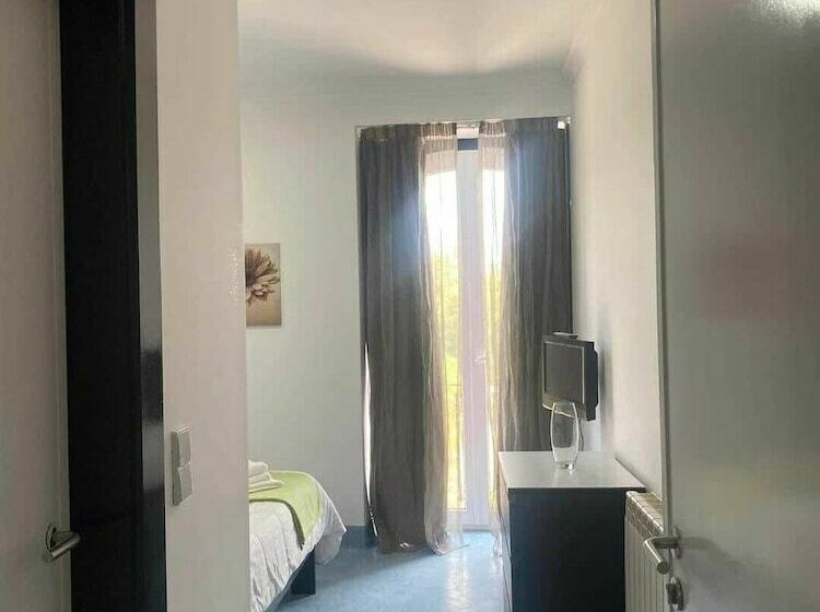 فندق Al & Snack Bar éden