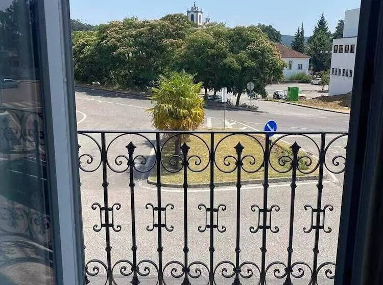 ホテル Al & Snack Bar éden