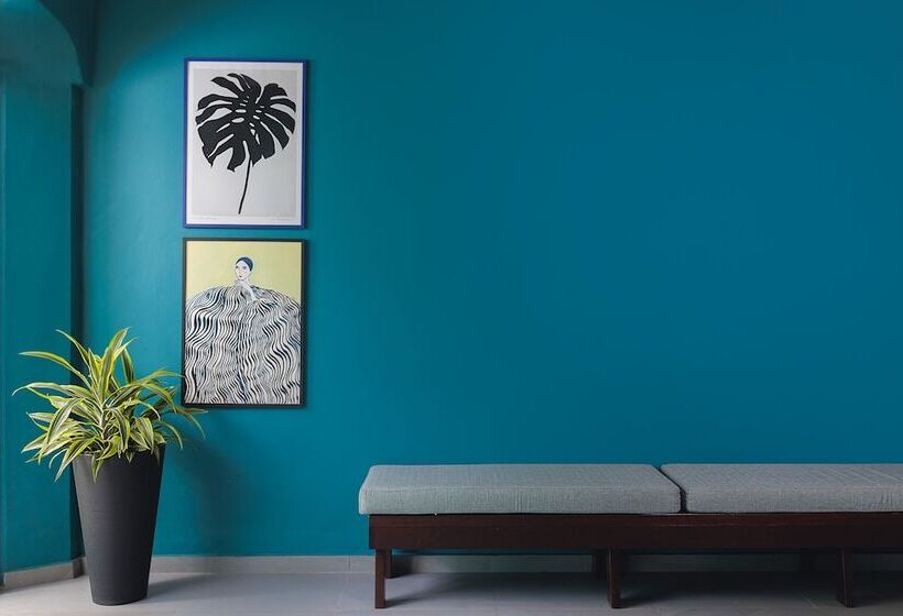 هتل Kura Botanica