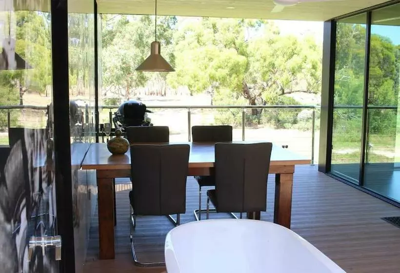 ホテル Softfoot Farm Luxury Retreats