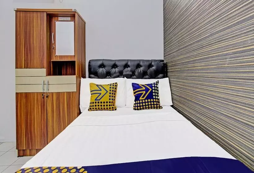 Hotelli Spot On 91523 Kenari Guesthouse