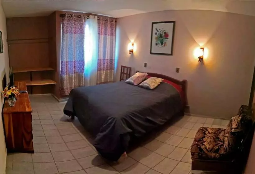 پانسیون Casa Discreta Cochabamba