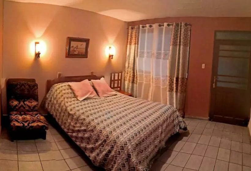 پانسیون Casa Discreta Cochabamba