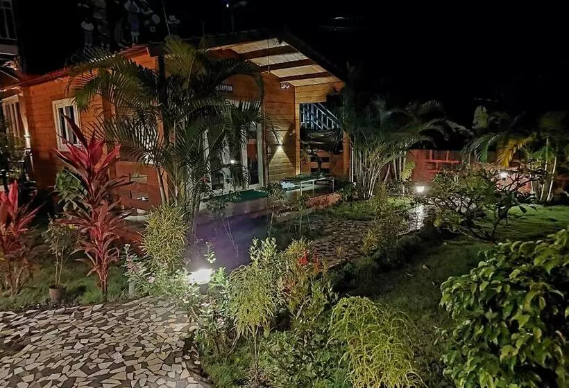 リゾートホテル Vedana Retreat Arambol