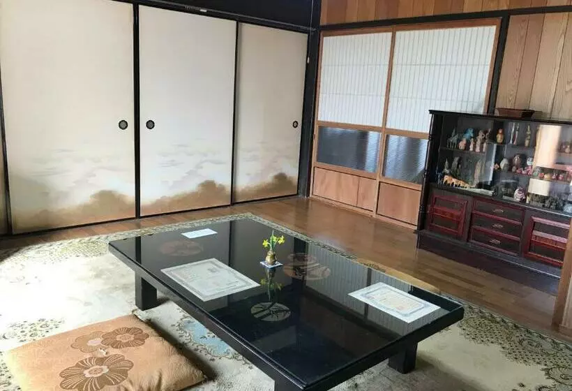 ユースホステル Guesthouse Kojiya 暮らしをつくる宿 旧糀屋
